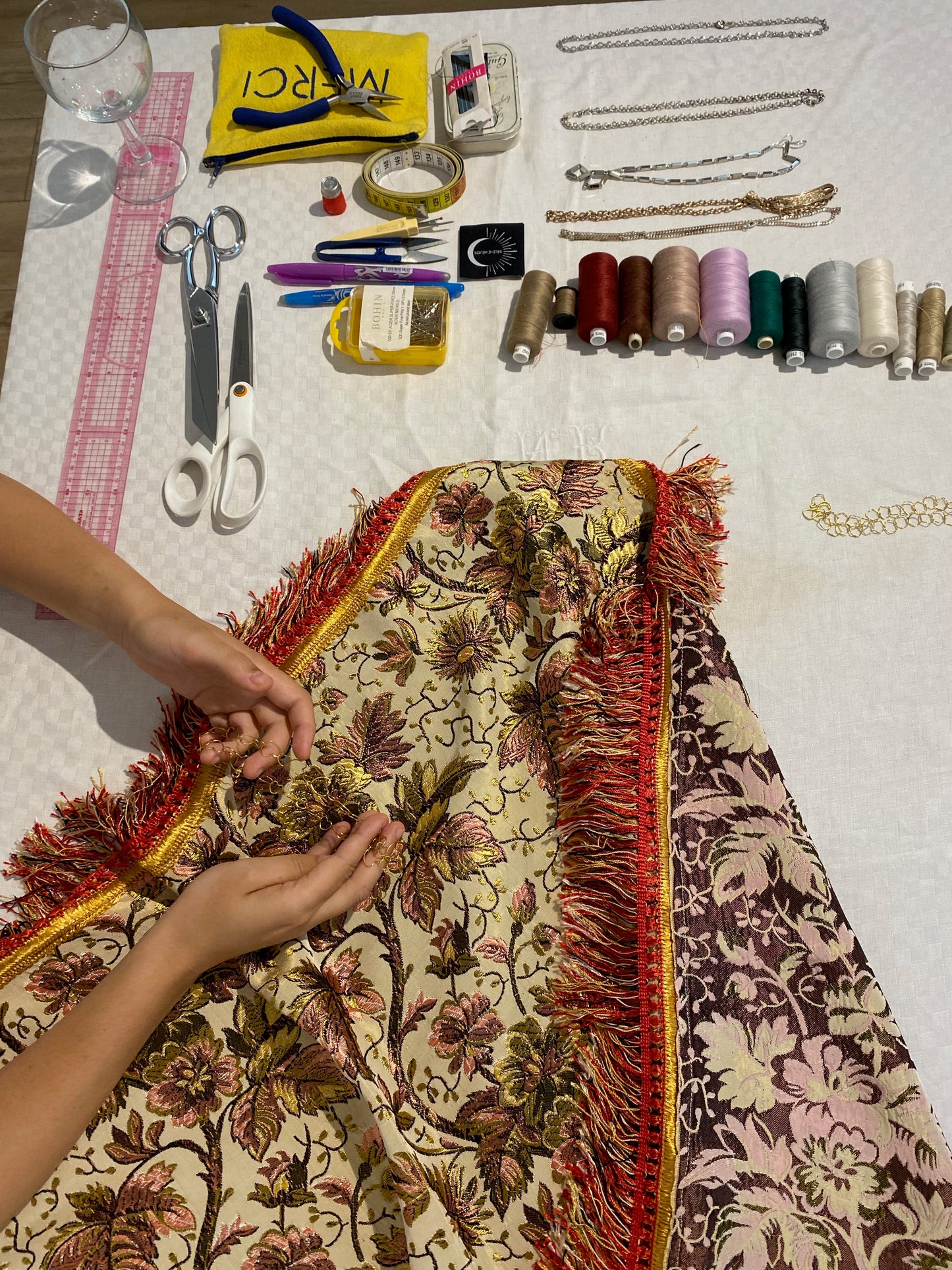 ATELIER DIY 14 Juin 2025 - Transformer un rideau en Top Foulard Bijou personnalisé 🌟